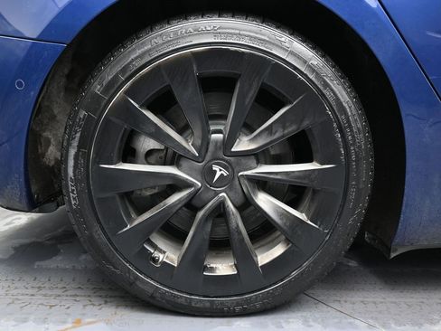 Used 2022 Tesla Model 3 image 12