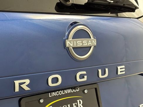 Used 2023 Nissan Rogue SV FWD image 23