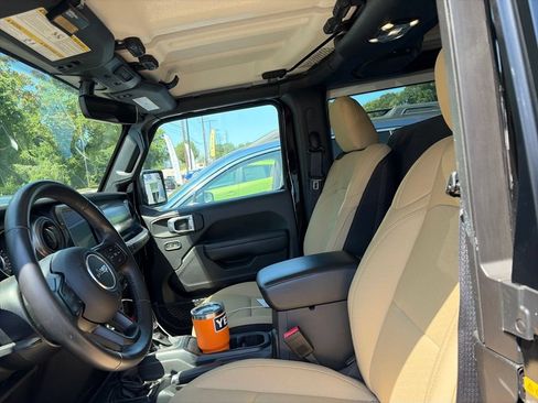 Used 2022 Jeep Wrangler Sport AWD/4WD image 13