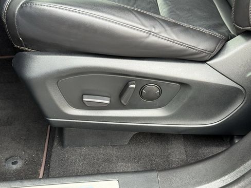 Used 2023 Ford Explorer Platinum w/ Technology Package image 18