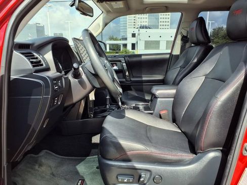 Used 2017 Toyota 4Runner TRD Off-Road Premium w/ Convenience Package AWD/4WD image 4