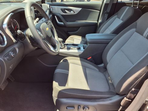 Used 2025 Chevrolet Blazer LT AWD/4WD image 13