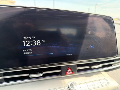 Used 2024 Hyundai Elantra Limited FWD image 49