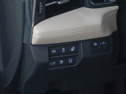 Used 2020 Toyota Avalon Limited w/ Advanced Safety Package FWD image 24