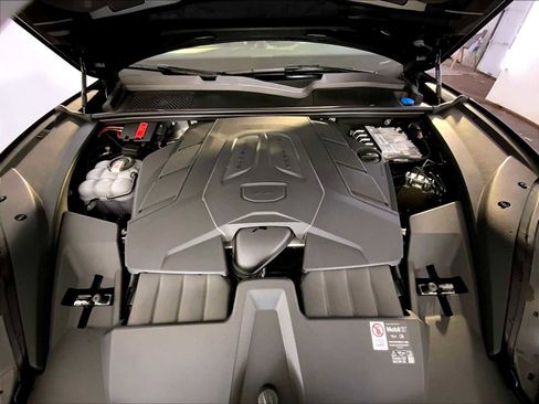 Certified 2025 Porsche Cayenne image 32