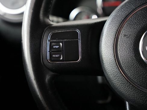 Used 2017 Jeep Wrangler Sahara AWD/4WD image 12
