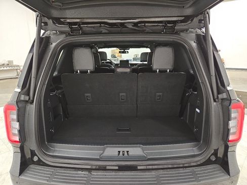 Used 2024 Ford Expedition Limited image 7