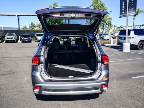 Used 2018 Mitsubishi Outlander 4WD Plug-In Hybrid image 30