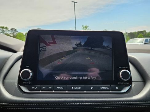 Used 2023 Nissan Rogue SV FWD image 32