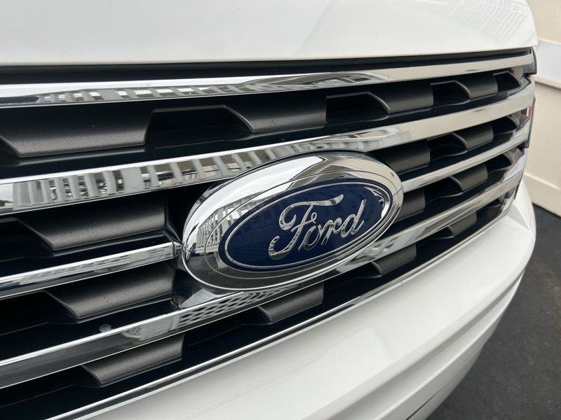 Used 2020 Ford Expedition XLT w/ Equipment Group 202A AWD/4WD image 39