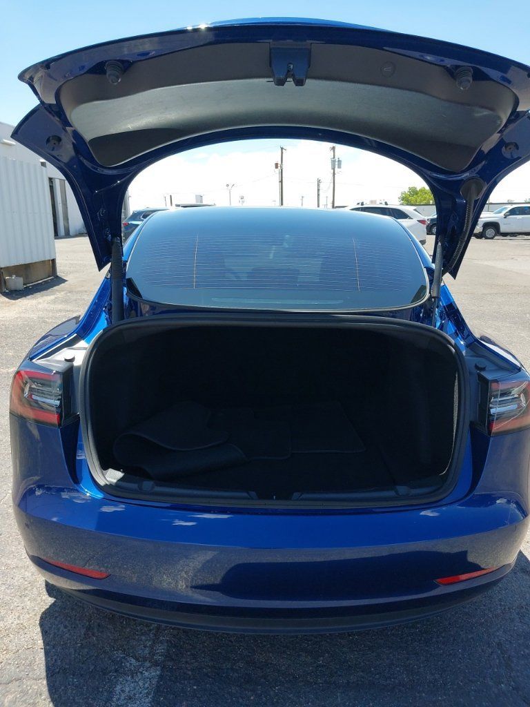 Used 2022 Tesla Model 3 Long Range AWD/4WD image 9