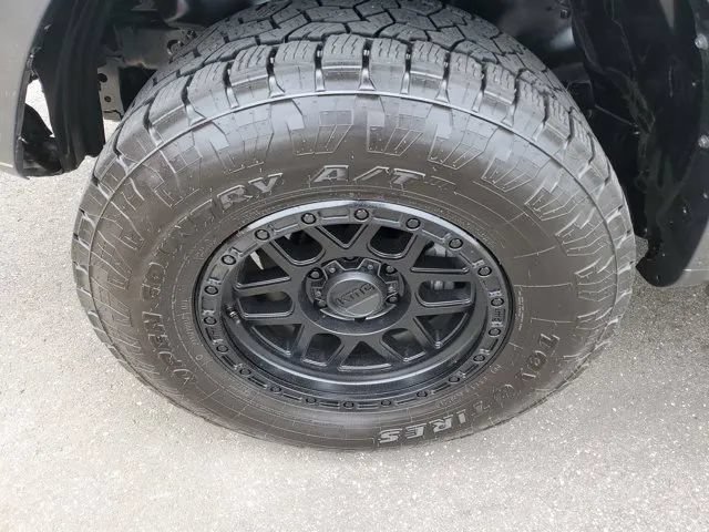 Used 2018 Toyota 4Runner SR5 Premium AWD/4WD image 3