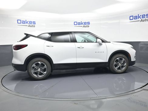 Used 2025 Chevrolet Blazer LT AWD/4WD image 8