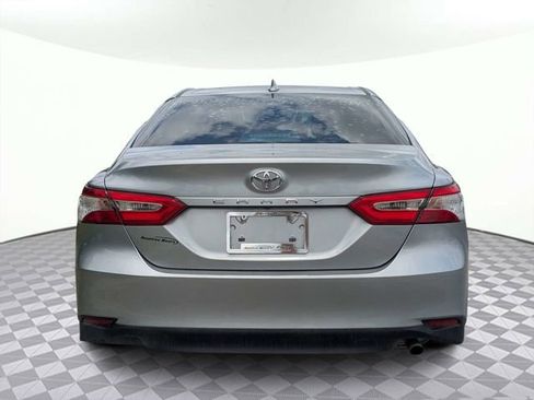 Used 2020 Toyota Camry XSE FWD image 5