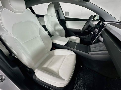 Used 2025 Tesla Model 3 Long Range RWD image 8