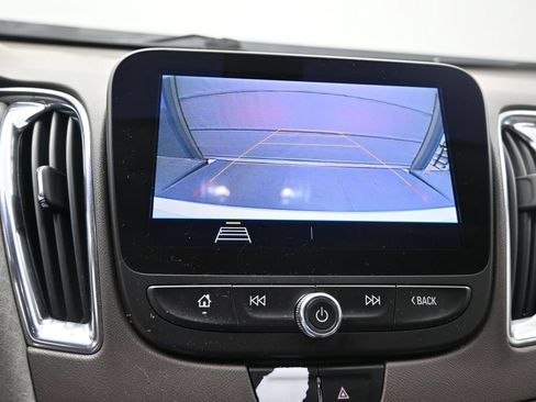 Used 2020 Chevrolet Malibu LT FWD image 15