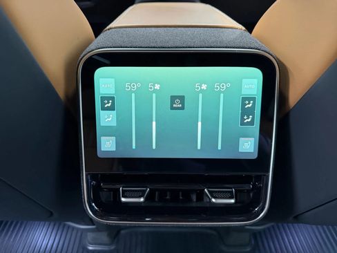 Used 2026 Lucid Gravity Dream image 31