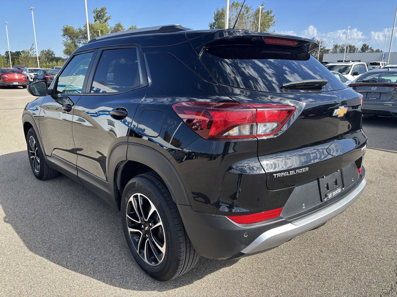 Used 2024 Chevrolet TrailBlazer LT w/ Driver Confidence Package FWD image 3
