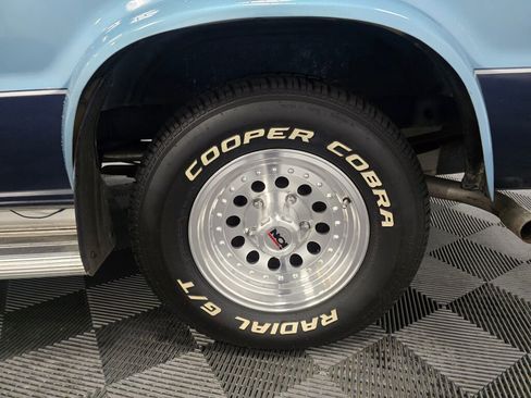 Used 1991 Dodge B2500 image 12