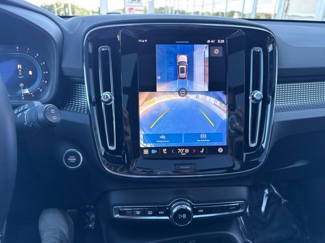 Certified 2025 Volvo XC40 B5 Plus AWD/4WD image 26