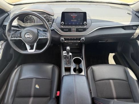 Used 2024 Nissan Altima 2.5 SR FWD image 22