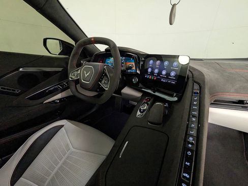 Used 2023 Chevrolet Corvette Stingray Premium Conv w/ Z51 Performance Package RWD image 22