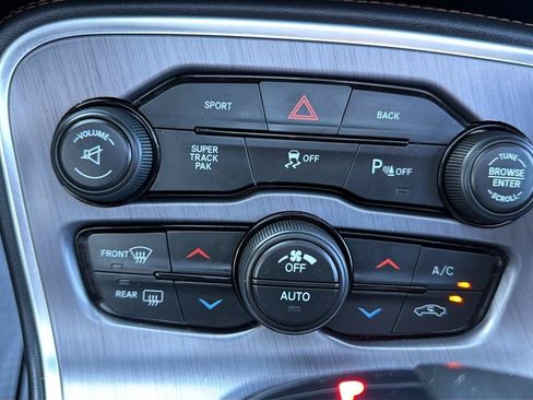 Used 2016 Dodge Challenger R/T Plus RWD image 29