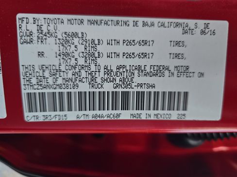 Used 2016 Toyota Tacoma TRD Sport w/ Towing Package image 50