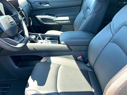 New 2026 Nissan Pathfinder SL w/ Cargo Package FWD image 10