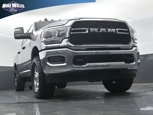 Used 2024 RAM 2500 Tradesman w/ Chrome Appearance Group AWD/4WD image 18