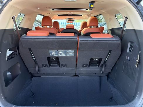 Used 2024 Kia Carnival SX Prestige image 18