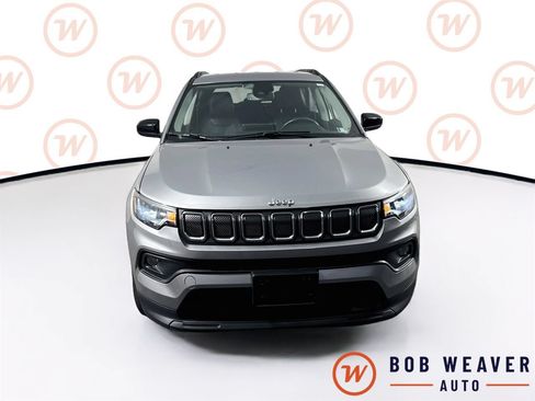 Used 2022 Jeep Compass Latitude AWD/4WD image 2