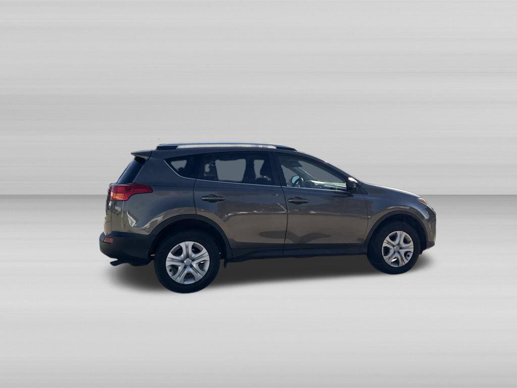 Used 2015 Toyota RAV4 LE FWD image 3