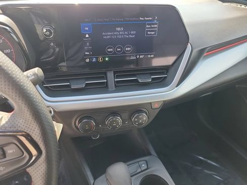Used 2025 Chevrolet Trax RS w/ Driver Confidence Package FWD image 27