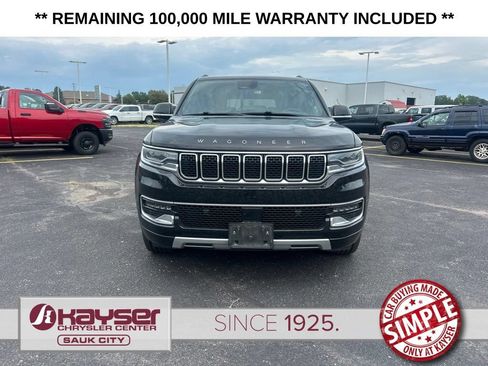 Used 2024 Jeep Wagoneer L Series II w/ Flexible Seating Group AWD/4WD image 3