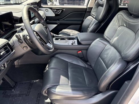 Used 2025 Lincoln Aviator Reserve w/ Equipment Group 201A AWD/4WD image 15
