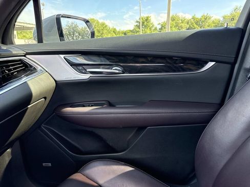 Used 2023 Cadillac XT6 Premium Luxury w/ Technology Package FWD image 23