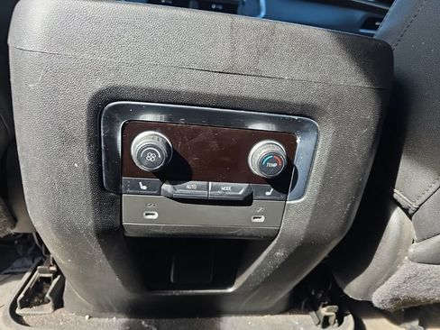 Used 2023 Chevrolet Tahoe Z71 w/ Luxury Package image 18