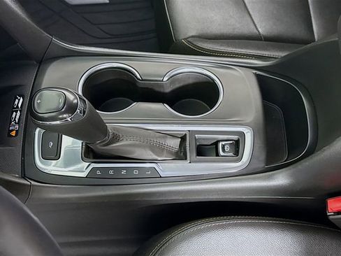 Used 2020 Chevrolet Equinox Premier image 19