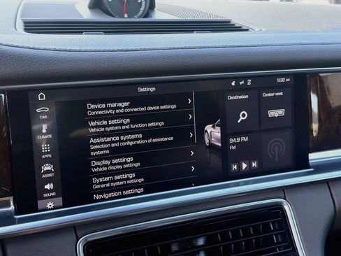 Used 2020 Porsche Panamera RWD image 13