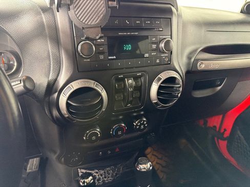 Used 2013 Jeep Wrangler Unlimited Sport image 14