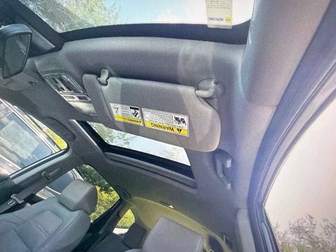 Used 2019 Honda CR-V Touring image 6