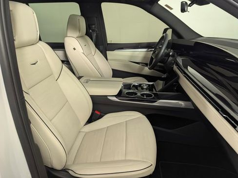 Used 2025 Cadillac Escalade Sport image 24