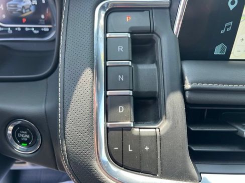 Used 2023 Chevrolet Tahoe Premier w/ Advanced Technology Package AWD/4WD image 41