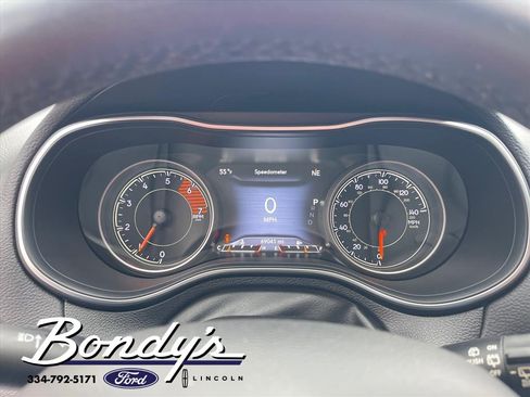 Used 2019 Jeep Cherokee Limited w/ Luxury Group image 4