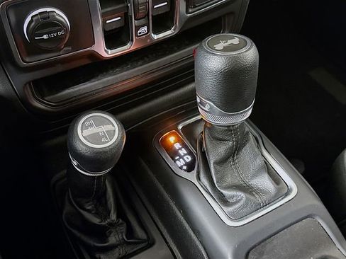 Used 2021 Jeep Wrangler Unlimited Sport AWD/4WD image 16