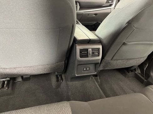 Used 2024 Nissan Rogue SV FWD image 43