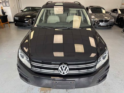 Used 2016 Volkswagen Tiguan S image 2