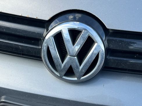 Used 2011 Volkswagen Golf TDI image 10