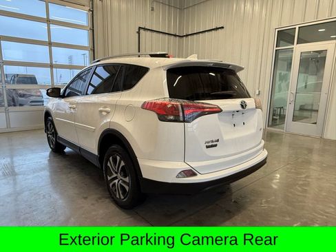 Used 2018 Toyota RAV4 LE image 8